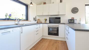 Fridge, oven, dishwasher, coffee/tea maker