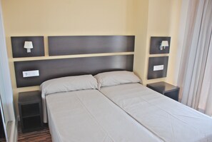 1 bedroom, iron/ironing board, WiFi, bed sheets - RESIDENTIAL PEDRUCHILLO (La Manga)