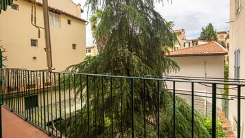 Design-Apartment | Blick auf den Innenhof