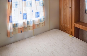 2 bedrooms, bed sheets
