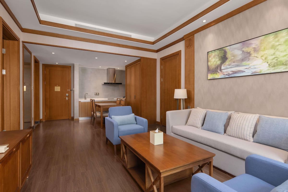1 bedroom, in-room safe, individually decorated, individually furnished