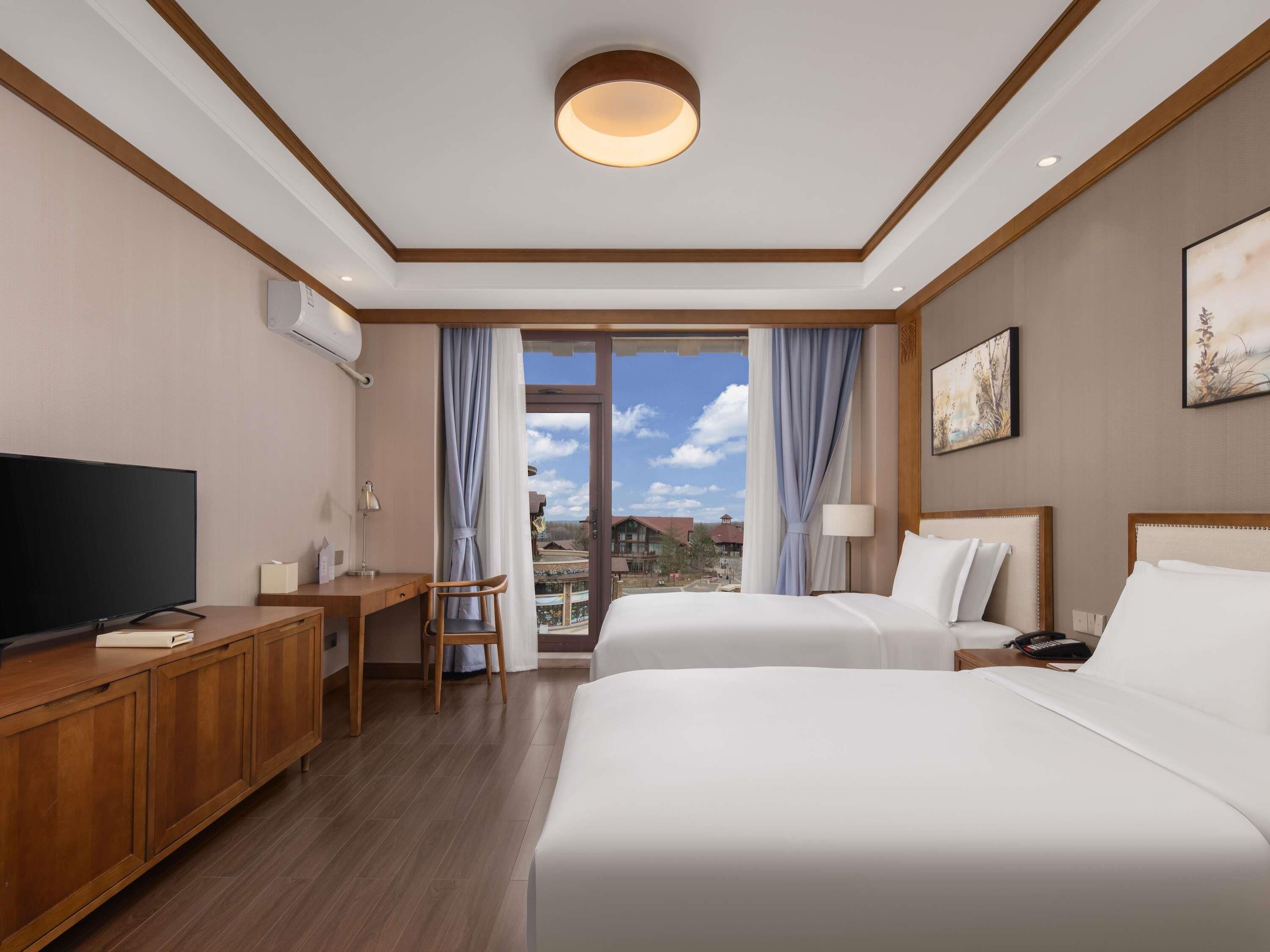 Swiss, 套房, 1 间卧室, 山景 | 客房内保险箱、特色装修、特色家居、遮光窗帘