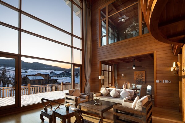 Swiss, 總統別墅, 多張床, 山景 | 房內夾萬、獨特設計、獨特裝修、遮光窗簾/窗簾