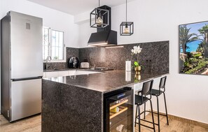 Fridge, stovetop, dishwasher, coffee/tea maker - Amazing home in Torrevieja with kitchen (Torrevieja)