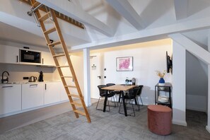 Comfort Studio Suite | Desk, blackout drapes, free WiFi, bed sheets - Wertschätzer Hotel - Krumme Str. (Detmold)
