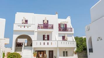 Fachada de la propiedad