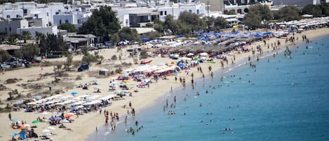 Una spiaggia nelle vicinanze