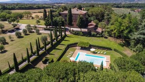 Unclassified image, 3 of 50, button - HUGE VILLA WITH POOL (LUCIGNANO)
