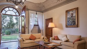 Unclassified image, 4 of 50, button - HUGE VILLA WITH POOL (LUCIGNANO)