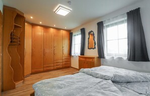 2 Schlafzimmer, Reisekinderbett, WLAN