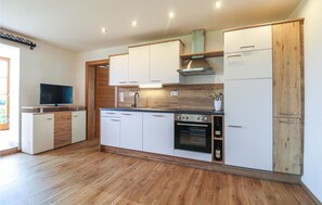 Kühlschrank, Ofen, Herdplatte, Geschirrspüler