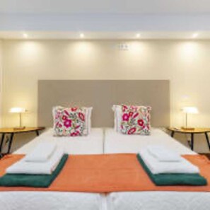 6 makuuhuonetta, silitysrauta/-lauta