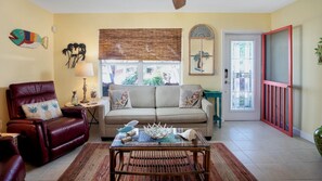 TV, offices - BAREFOOT BUNGALOW~2 Bedroom, 2 Bathroom Home w/ Office, Pool and Tiki Hut! (Key West)