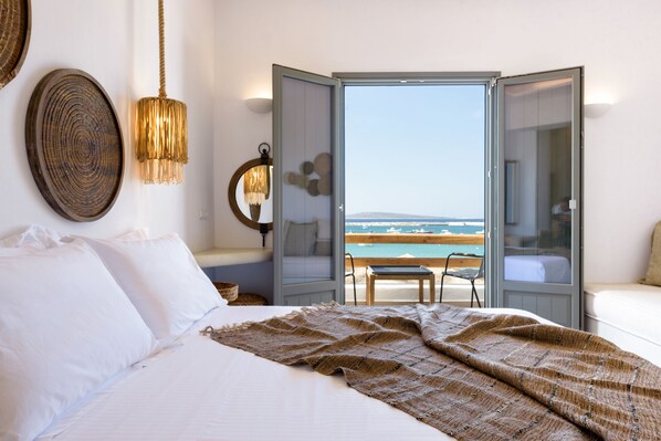 Deluxe Double Room, Sea View | Egyptian cotton sheets, premium bedding, down comforters - Kiano Suites Paros (Paros)