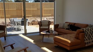 TV, Netflix - Adagio (Point Lonsdale)