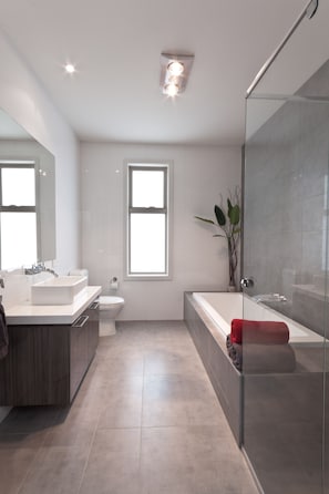 Premium Townhome | Interior