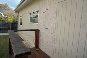 Exterior detail - Baillieu Breeze (Point Lonsdale)