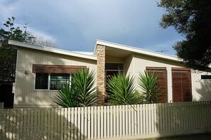 Exterior detail - Baillieu Breeze (Point Lonsdale)