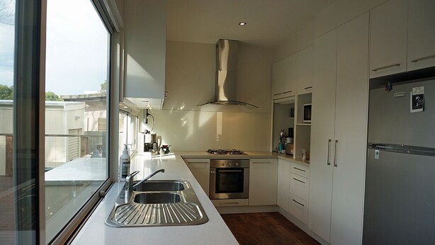 Fridge, microwave, oven, dishwasher - Baillieu Breeze (Point Lonsdale)