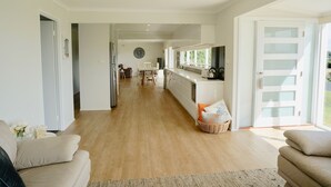 TV - Bayview Hideaway (Queenscliff)