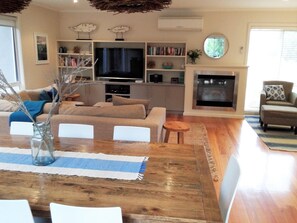 TV - Beachcomber (Point Lonsdale)