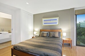 4 bedrooms, iron/ironing board, cots/infant beds, free WiFi