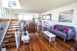 TV - Bella Casa (Queenscliff)