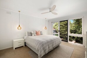 4 Schlafzimmer, Bügeleisen/Bügelbrett, Babybetten, kostenloses WLAN