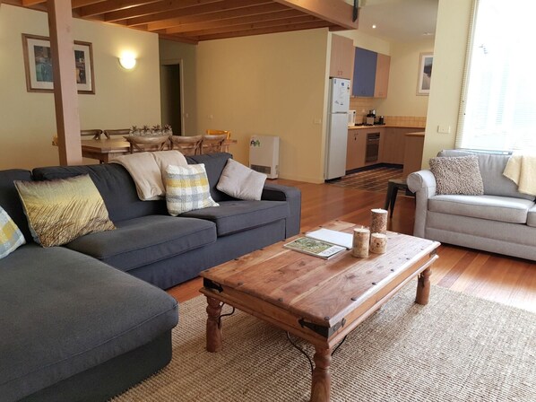 TV - Chevignon (Queenscliff)