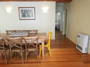 In-room dining - Chevignon (Queenscliff)