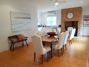 Dining - Clydesville (Queenscliff)