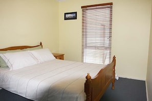 4 bedrooms, iron/ironing board, cribs/infant beds, free WiFi