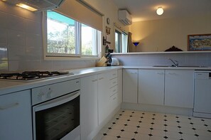 Refrigerador, microondas, horno, lavavajillas
