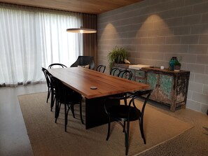 BBQ/picnic Area - Hide and Seek (Point Lonsdale)