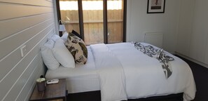 3 habitaciones, tabla de planchar con plancha, cunas y wifi gratis 