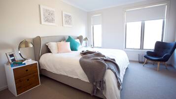 4 kamar tidur dan setrika/meja setrika