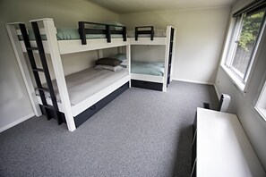 3 bedrooms, iron/ironing board, cots/infant beds, free WiFi