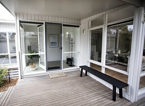 Porch - Lonsdale On Glaneuse (Point Lonsdale)