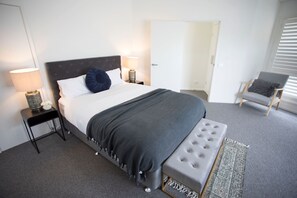 3 bedrooms, iron/ironing board, cribs/infant beds, free WiFi - Monrepos (Point Lonsdale)