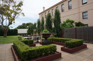 Garden - Ozone Tower (Queenscliff)