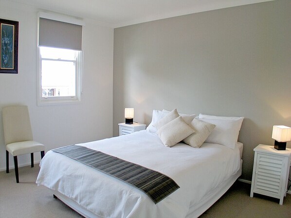 1 bedroom, iron/ironing board, cots/infant beds, bed sheets