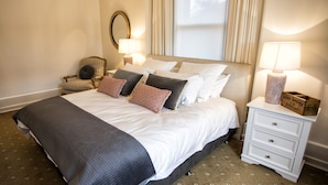 4 bedrooms, iron/ironing board, cribs (surcharge), WiFi (free)