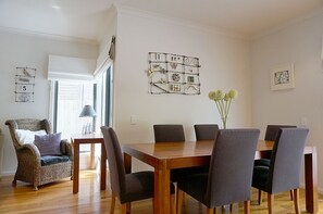 In-room dining - Sea Pup (Queenscliff)