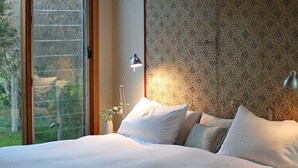 4 bedrooms, iron/ironing board, cribs (surcharge), WiFi (free) - The Dune Houe (Point Lonsdale)