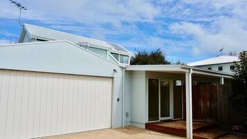 Bagian depan properti