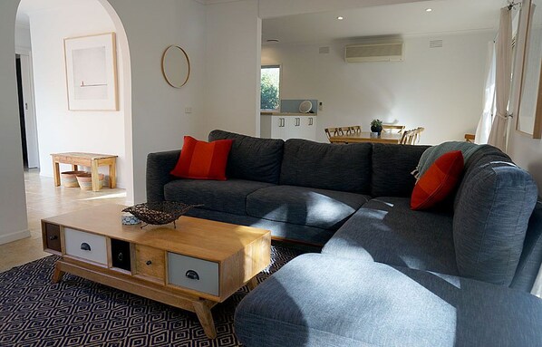 TV - Tussock Sands (Point Lonsdale)