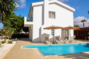 Piscine extérieure, piscine chauffée
