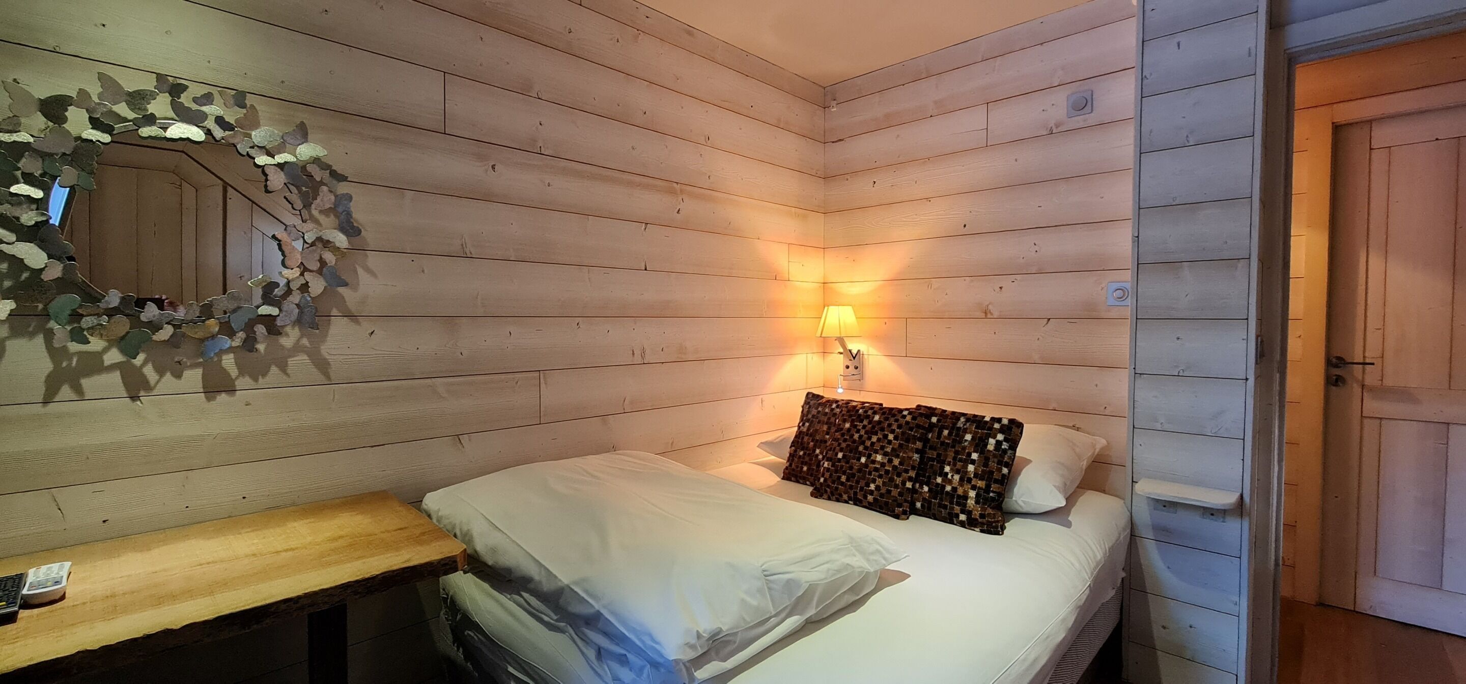 2 bedrooms, iron/ironing board, travel crib, WiFi (free)