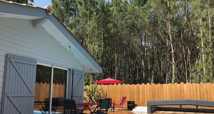 Near Soulac/mer 50MÂČ air-conditioned chalet with private heated indoor pool