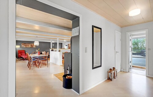 Stunning home in Spøttrup with WiFi